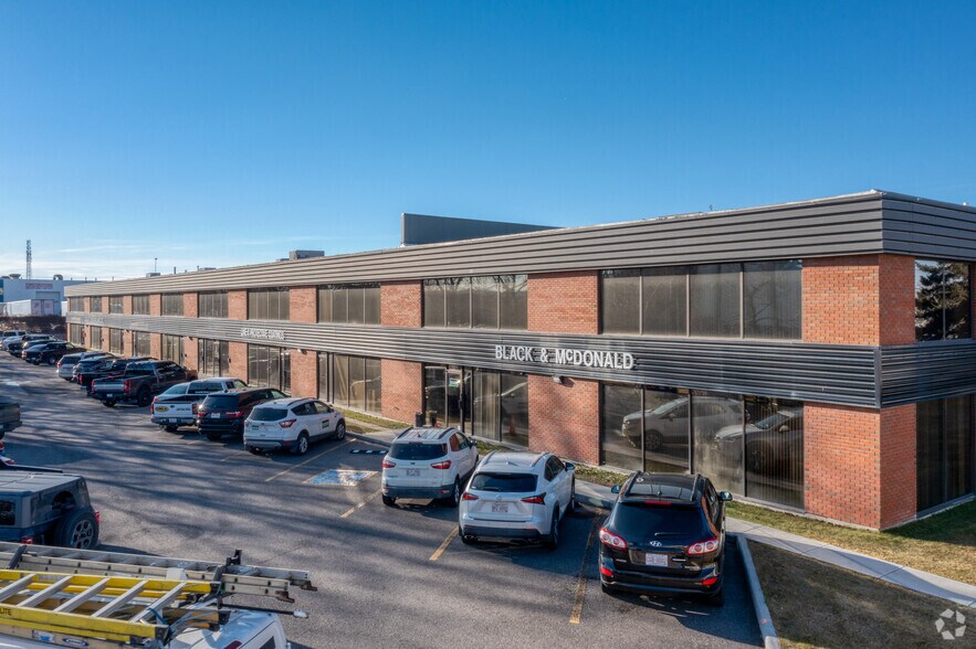 1071 26 St NE, Calgary, AB à vendre - Photo principale - Image 1 de 1