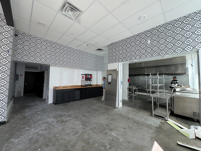 1111 Wilshire Blvd, Los Angeles, CA à louer - Photo intérieure - Image 3 de 32