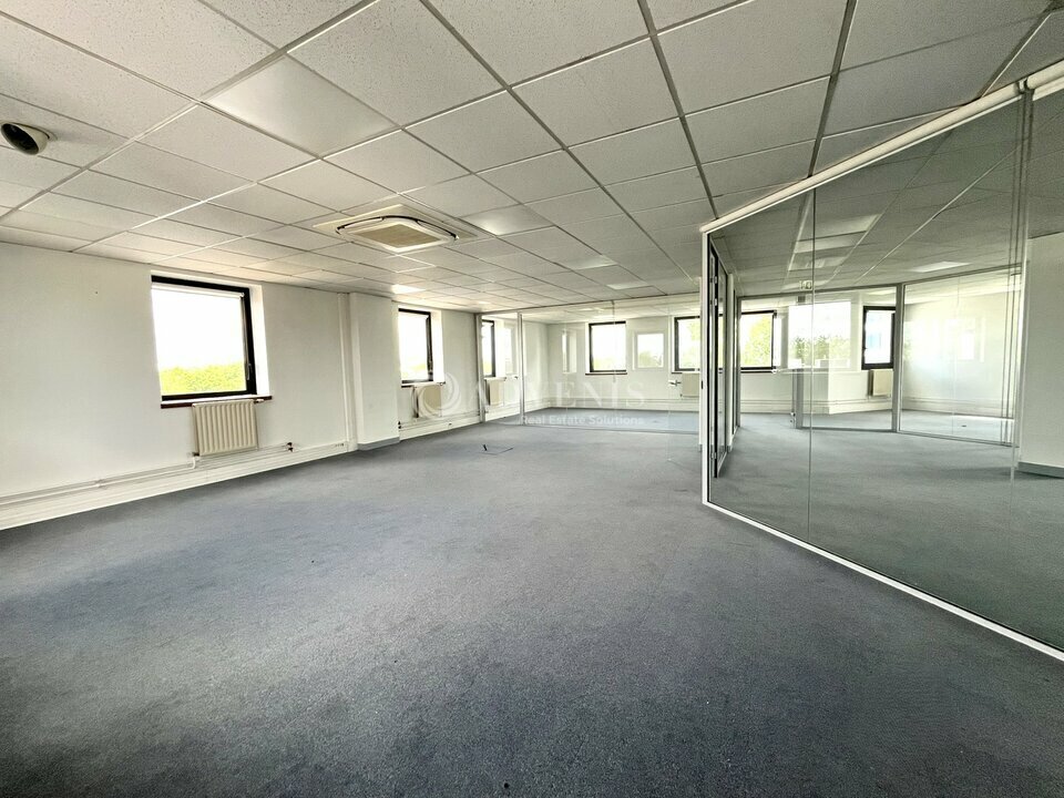 Office in Saint-Denis for sale Interior Photo- Image 1 of 8