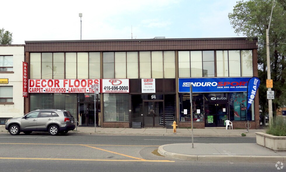 94 Laird Dr, Toronto, ON à vendre - Photo principale - Image 1 de 1