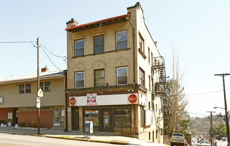 2215 Brownsville Rd, Pittsburgh, PA for sale - Primary Photo - Image 1 of 1