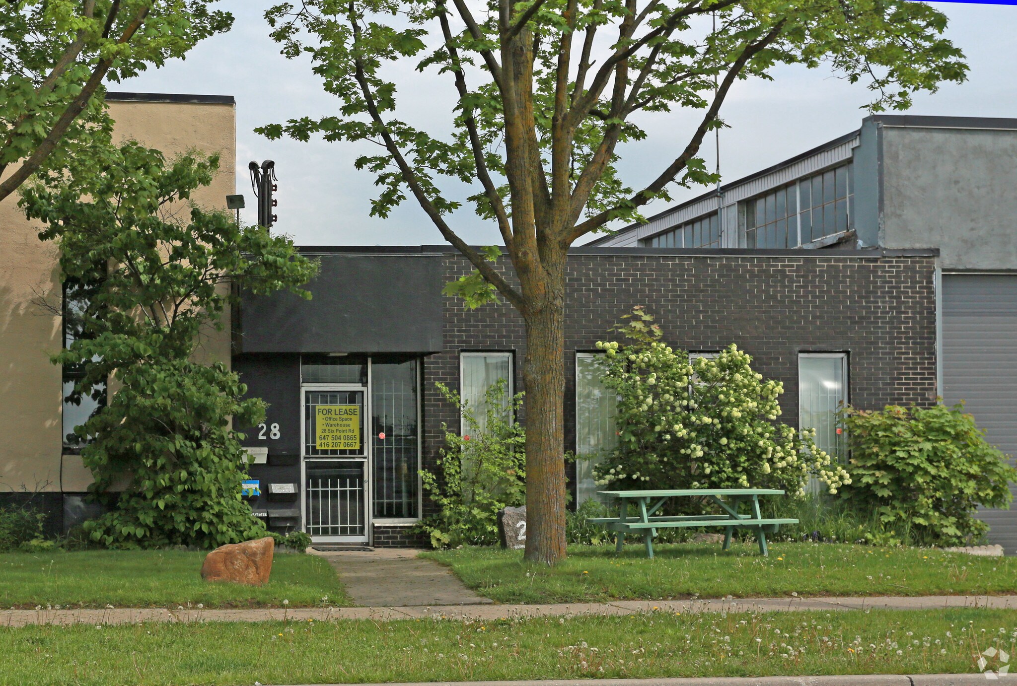 28 Six Point Rd, Toronto, ON à vendre Photo principale- Image 1 de 1