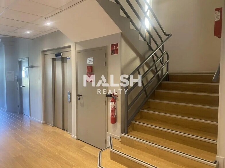 Bureau dans Lyon à louer - Photo du bâtiment - Image 3 de 9