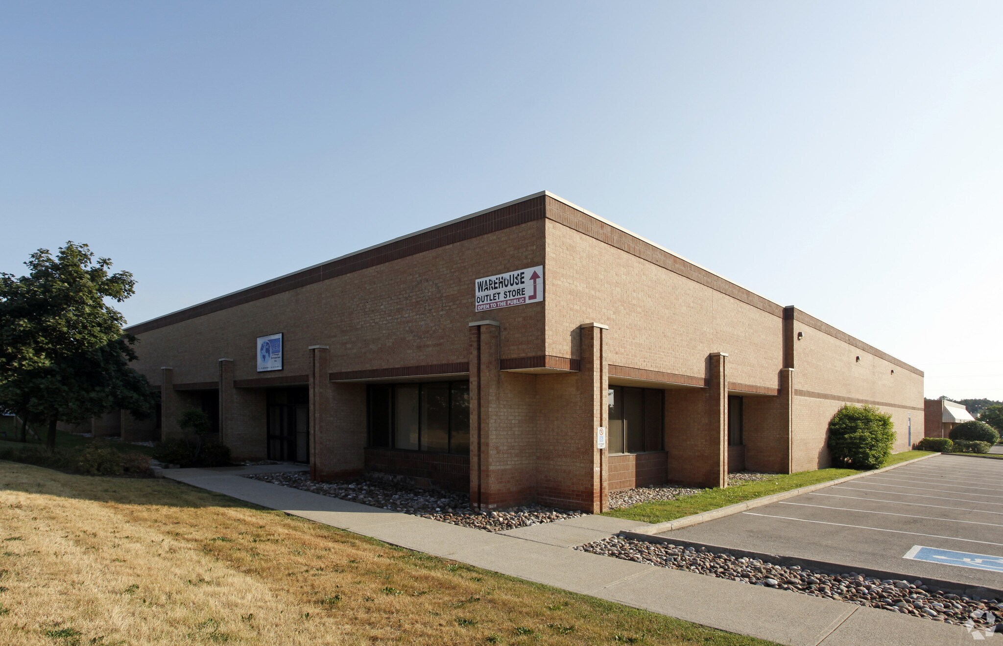 5785 Kennedy Rd, Mississauga, ON for sale Primary Photo- Image 1 of 1