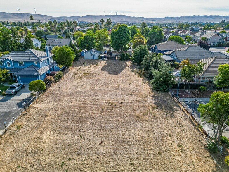 1080 Central Ave, Livermore, CA à vendre - Photo du bâtiment - Image 2 de 43
