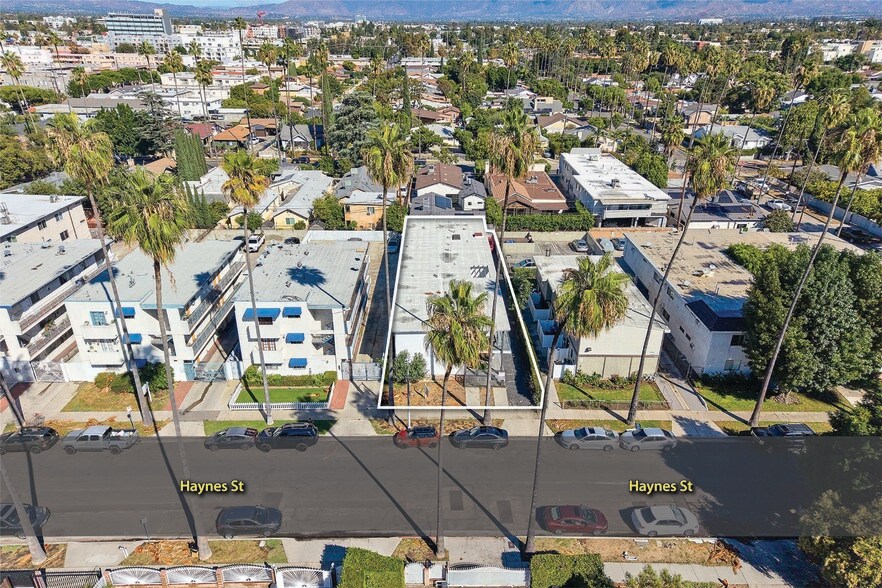 14317 Haynes St, Van Nuys, CA à vendre - Photo du bâtiment - Image 2 de 29