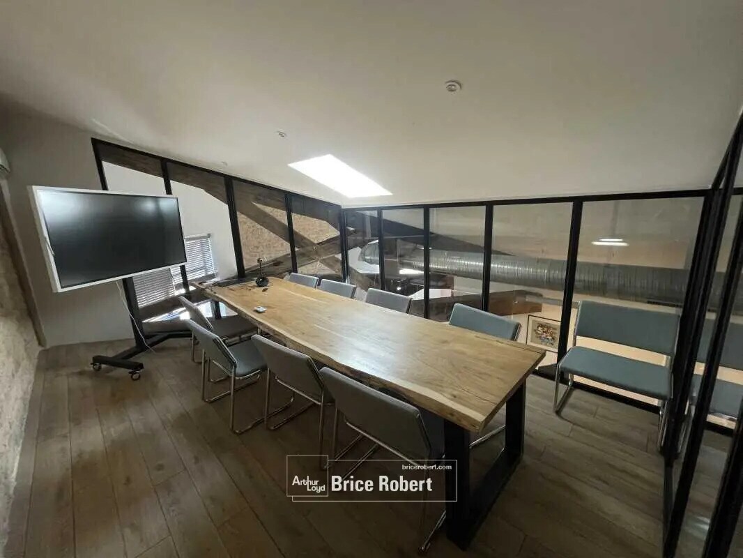 Lyon, RHO 69009 - - - Photo intérieure - Image 1 of 5