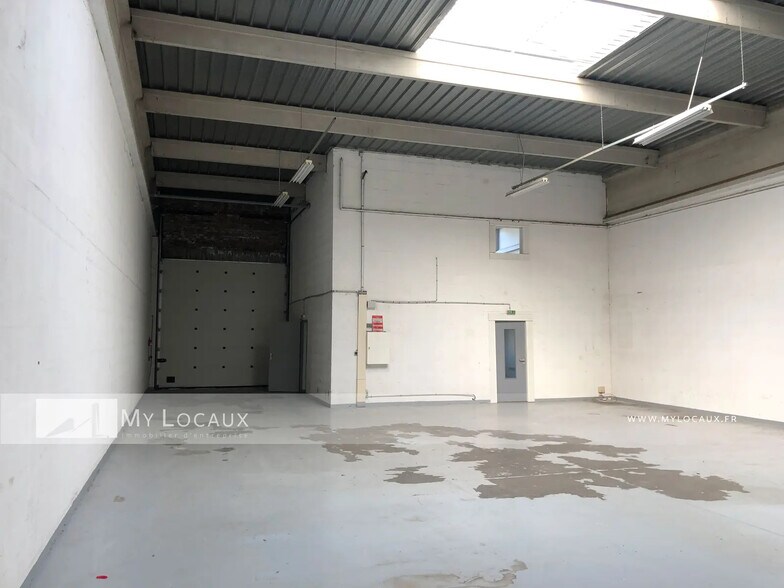 Industriel dans SAINT-OUEN-L'AUMONE à louer - Photo intérieure - Image 3 de 5