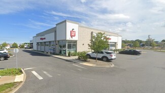 Plus de détails pour 467 Iyannough Rd, Hyannis, MA - Vente au détail à louer