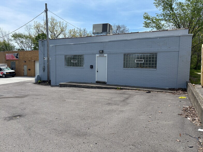 19200 Miles Rd, Warrensville Heights, OH à vendre - Photo du bâtiment - Image 2 de 17