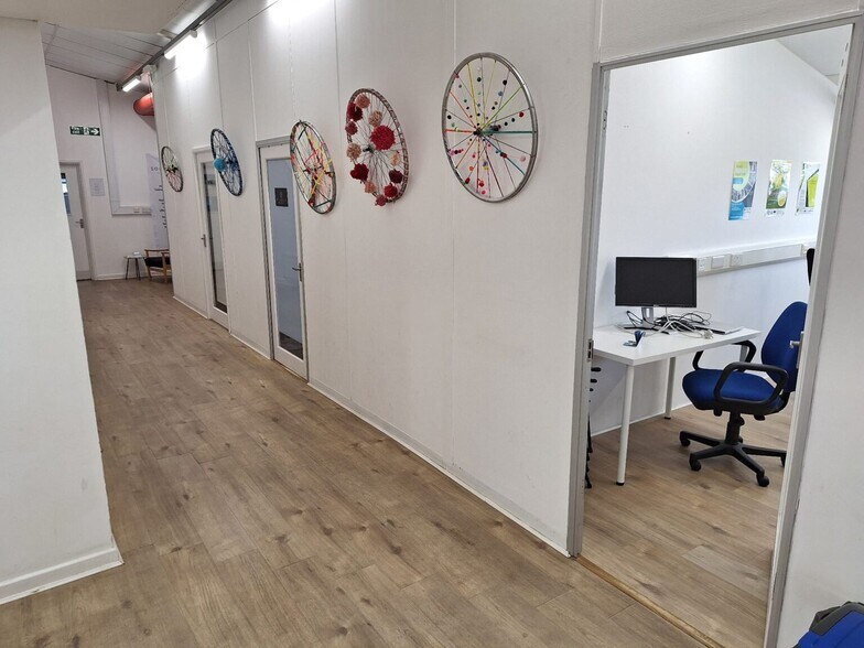 140 Cowley Rd, Cambridge à louer - Photo intérieure - Image 3 de 6