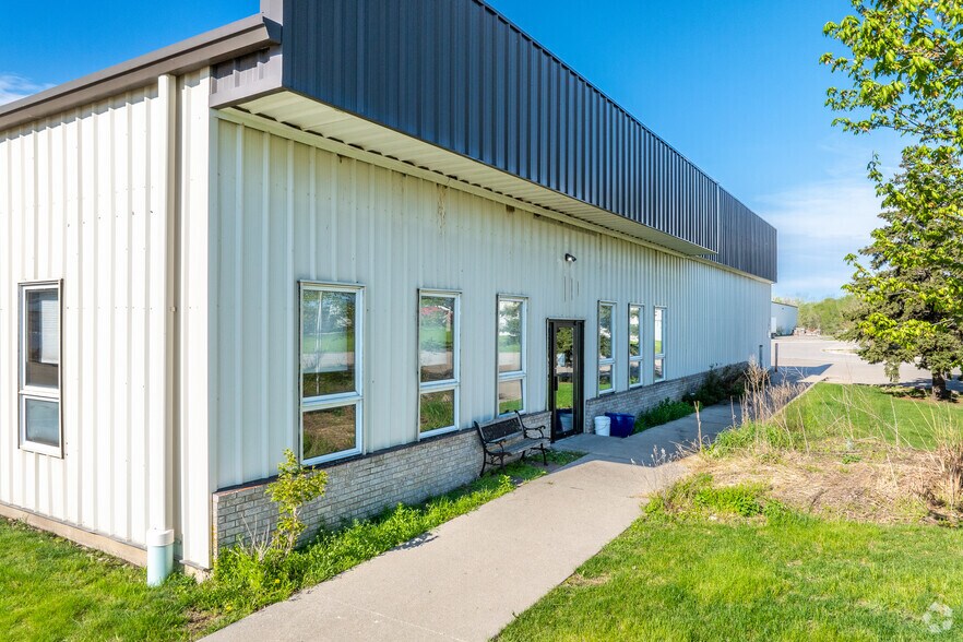 26378 289th Pl, Adel, IA à vendre - Photo du bâtiment - Image 3 de 15