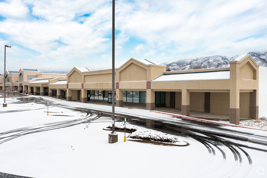 860-890 N Fairfield Rd, Layton, UT à louer - Photo du bâtiment - Image 3 de 8