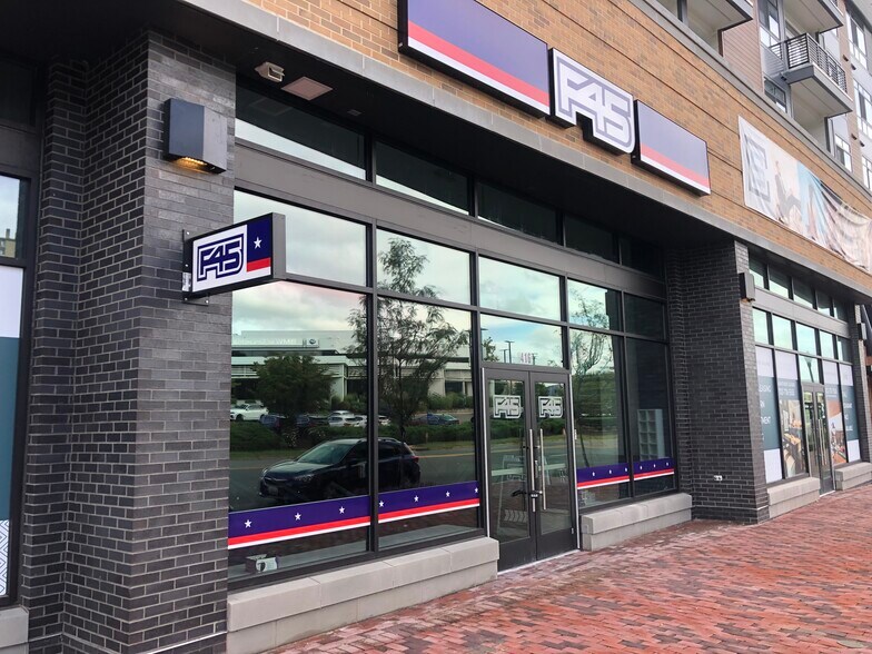 5555 Cardinal Pl, Alexandria, VA à louer - Photo du bâtiment - Image 3 de 5