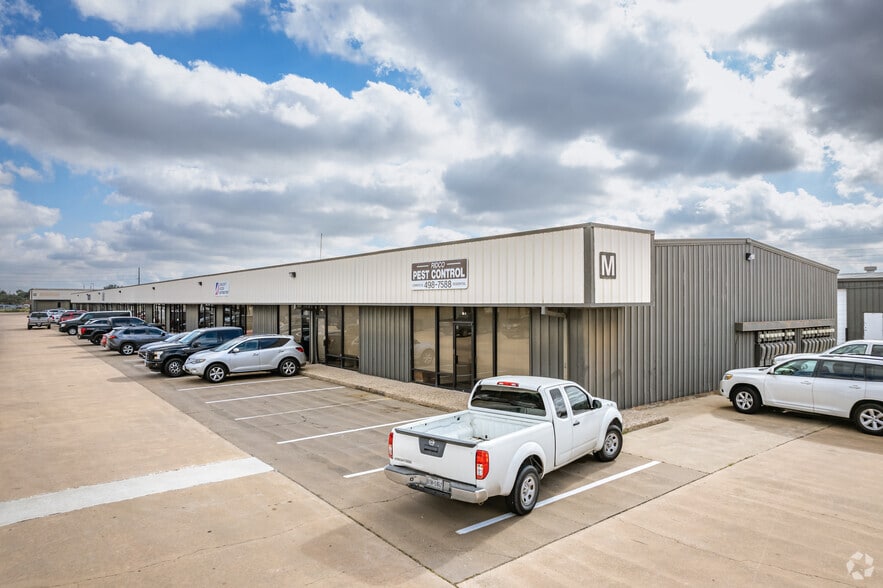 12999-13003 Murphy Rd, Stafford, TX for lease - Building Photo - Image 2 of 8