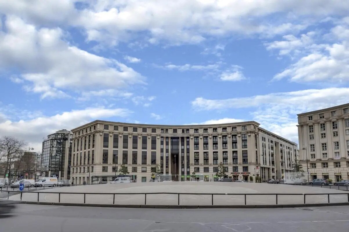 10-18 Place De Catalogne, Paris for lease Building Photo- Image 1 of 9