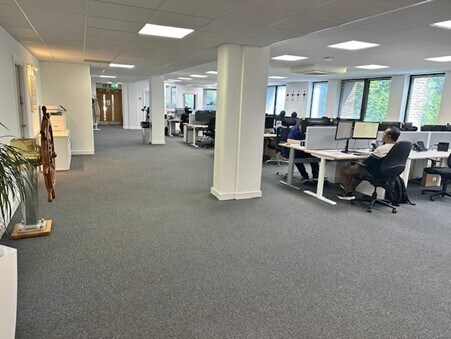 27-43 Eastern Rd, Romford à louer - Photo intérieure - Image 3 de 8