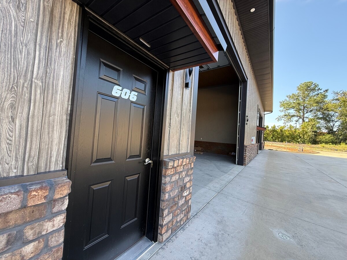 144 McCrary Rd, Mooresville, NC 28117 - Unit 606 - - Interior Photo - Image 1 of 3