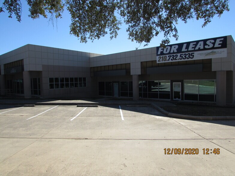 12500 Network Blvd, San Antonio, TX à louer - Photo du bâtiment - Image 3 de 5