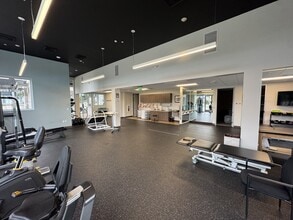 345-395 Kirkland Ave, Kirkland, WA for lease Interior Photo- Image 2 of 4