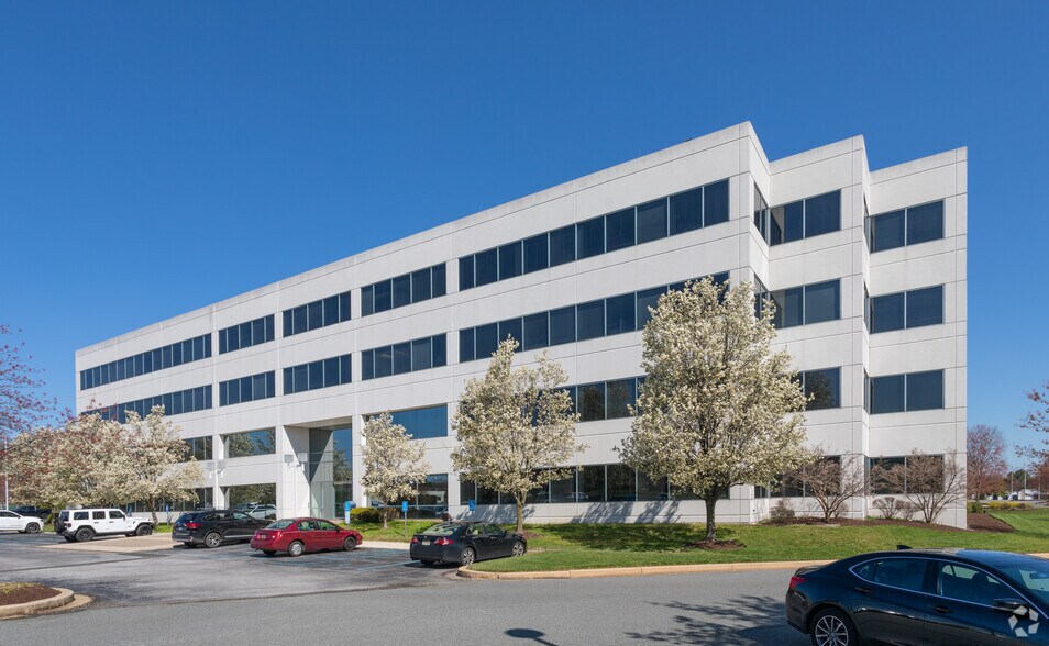 131 Continental Dr, Newark, DE à louer - Photo du bâtiment - Image 2 de 5