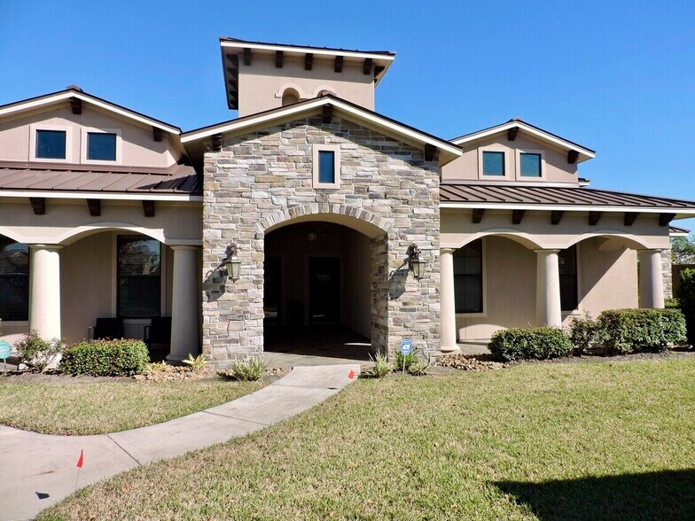 12510-12526 Cutten Rd, Houston, TX à louer - Photo du bâtiment - Image 2 de 3