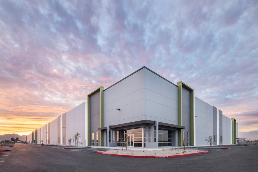 NWC Olive & Reems Rd, Waddell, AZ à louer - Photo du bâtiment - Image 2 de 9