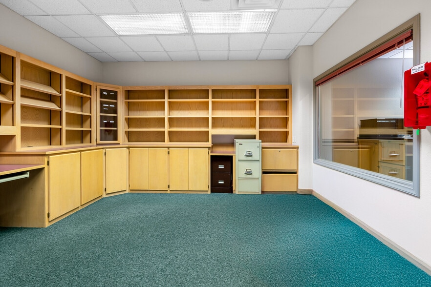 804 N State St, Tacoma, WA for sale - Interior Photo - Image 2 of 22