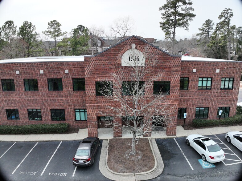 1516 E Franklin St, Chapel Hill, NC à vendre - Communauté Matterport - Image 2 de 16