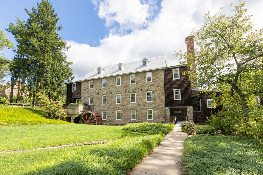 2201 Old Court Rd, Brooklandville, MD à louer - Photo du bâtiment - Image 1 de 10