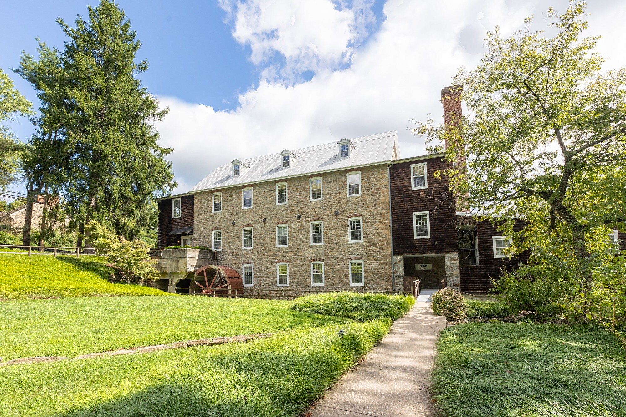 2201 Old Court Rd, Brooklandville, MD for lease Building Photo- Image 1 of 11