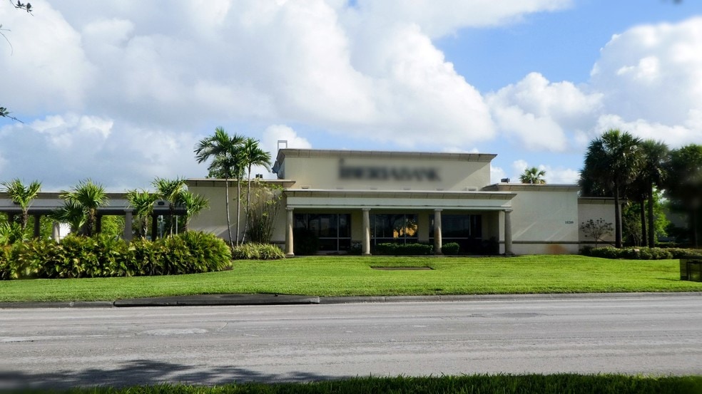 10209 NW 116th Way, Medley, FL for sale - Primary Photo - Image 1 of 8