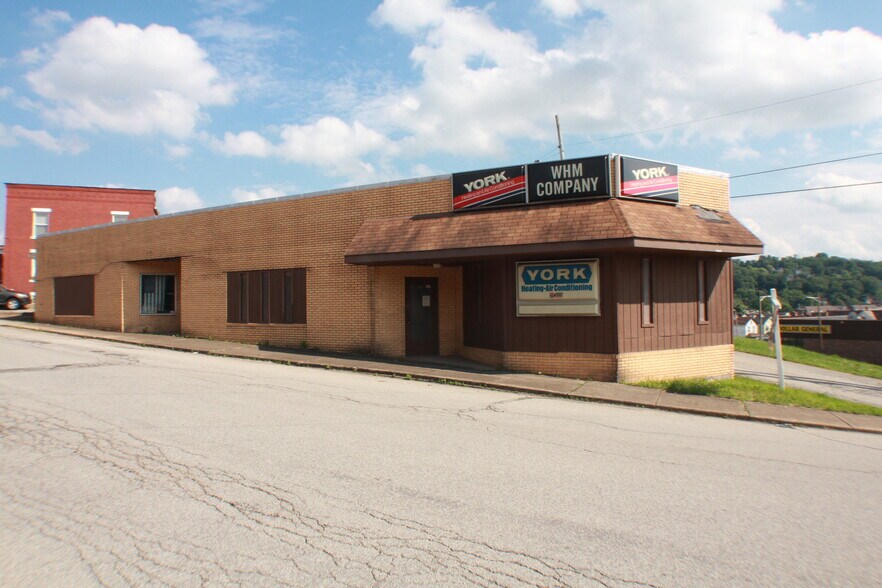 712 Magee Ave, Jeannette, PA à vendre - Photo du bâtiment - Image 2 de 32