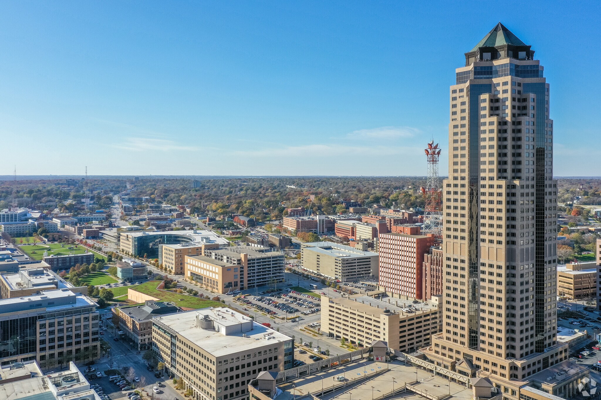 801 Grand Ave, Des Moines, IA à louer Aérien- Image 1 de 8