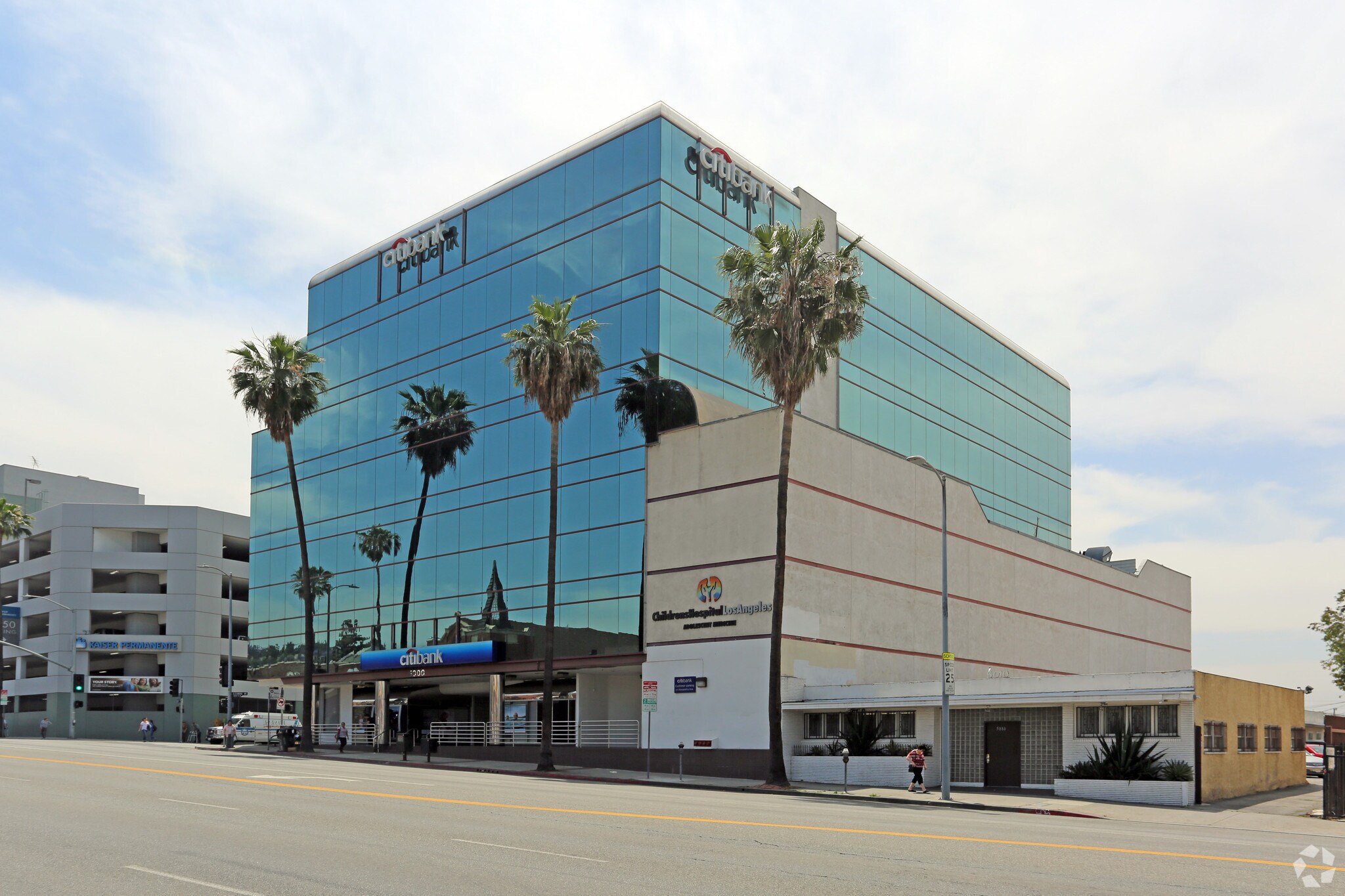 5000 W Sunset Blvd, Los Angeles, CA à louer Photo principale- Image 1 de 59
