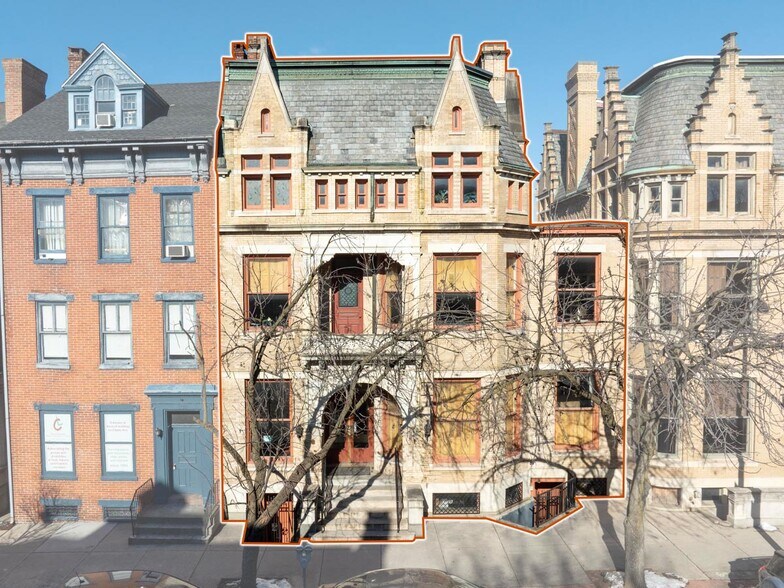 141 E Market St, York, PA for sale - Primary Photo - Image 1 of 20