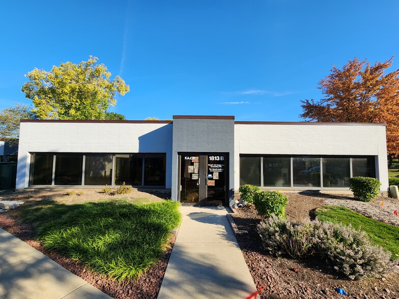 1813 N Mill St, Naperville, IL for lease - Building Photo - Image 1 of 4