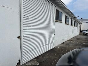 1006 S Campus Ave, Ontario, CA à louer Photo du bâtiment- Image 2 de 3