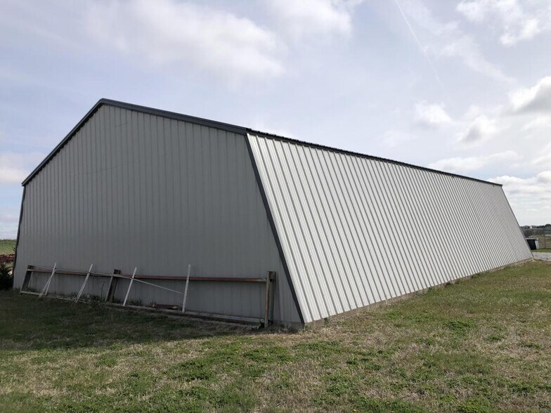 1206 Road 4, Mc Cool Junction, NE à vendre - Photo principale - Image 1 de 80