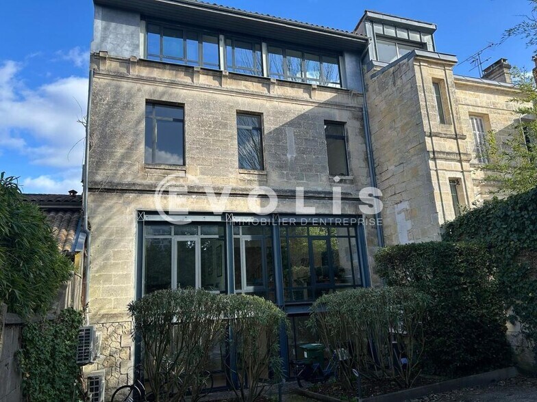 Office in Bordeaux for lease - Building Photo - Image 1 of 6