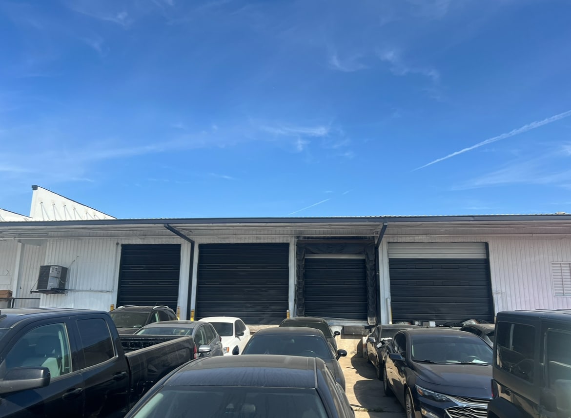 11618 Harry Hines Blvd, Dallas, TX for lease Primary Photo- Image 1 of 4