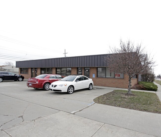 Plus de détails pour 30230-30236 John R Rd, Madison Heights, MI - Bureau/Commerce de détail à louer
