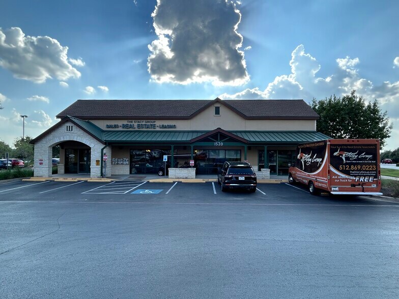 1520-1530 Sun City Blvd, Georgetown, TX à louer - Photo du bâtiment - Image 3 de 6