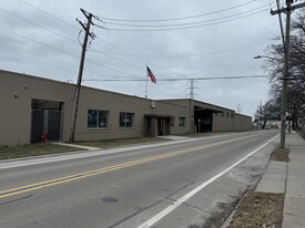 2330-2400 Gainsboro St, Ferndale MI - Entrepôt