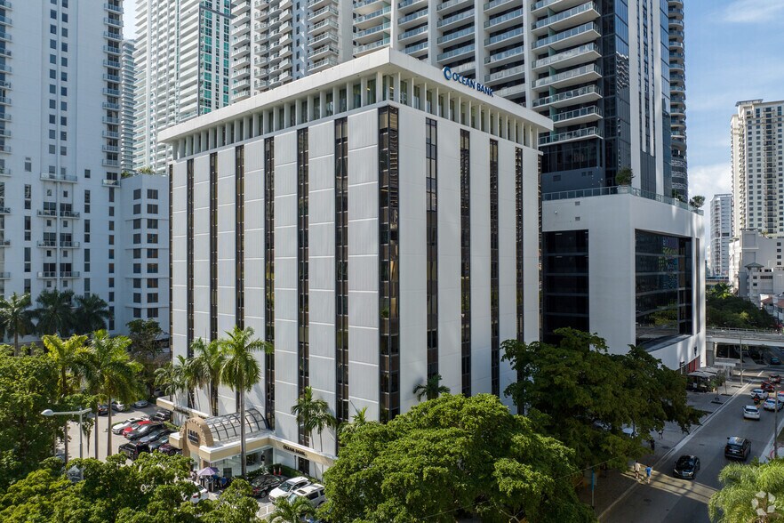 1000 brickell Ave, Miami, FL à louer - Photo principale - Image 1 de 12
