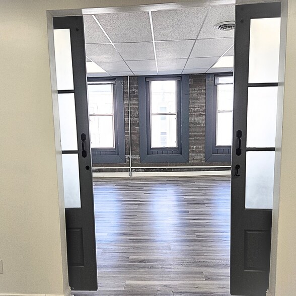 35 S Main St, Winchester, KY à louer - Photo intérieure - Image 3 de 14