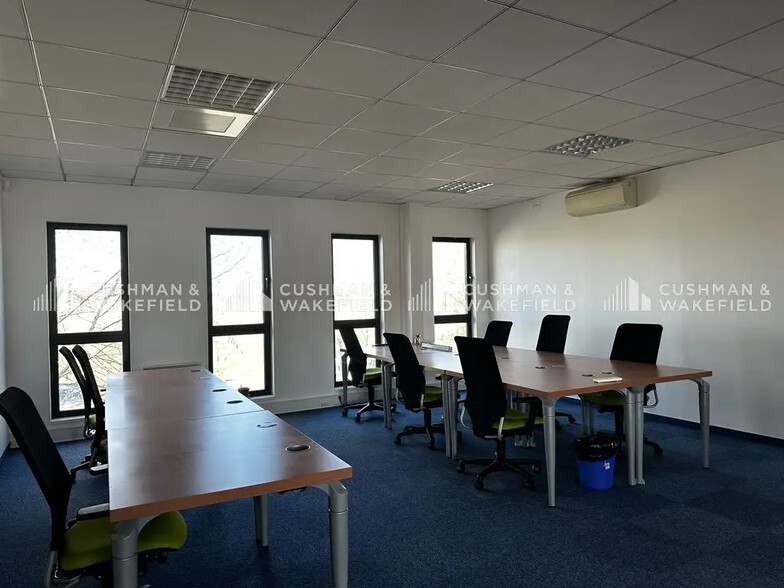 Office in Schiltigheim for lease - Interior Photo - Image 2 of 11