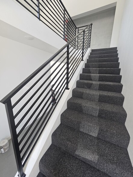 5833 NE Portland Hwy, Portland, OR for sale - Building Photo - Image 2 of 73