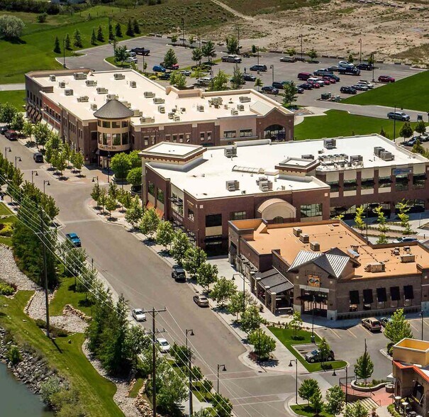 901 Pier View Dr, Idaho Falls, ID à louer - Photo du bâtiment - Image 2 de 8