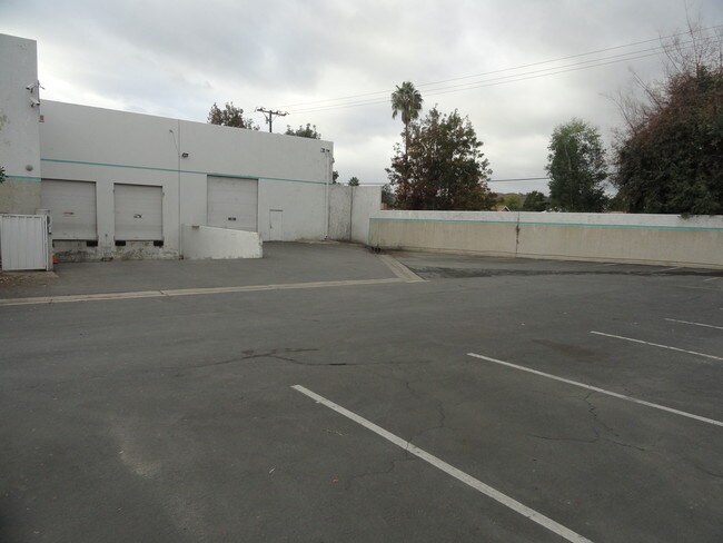 Plus de détails pour 683 New York Dr, Pomona, CA - Industriel à vendre